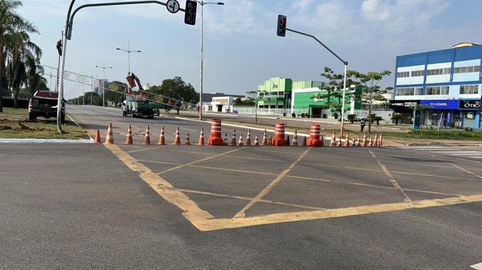 Mantida programação de instalações mesmo após identificado furto de cabos da decoração natalina
