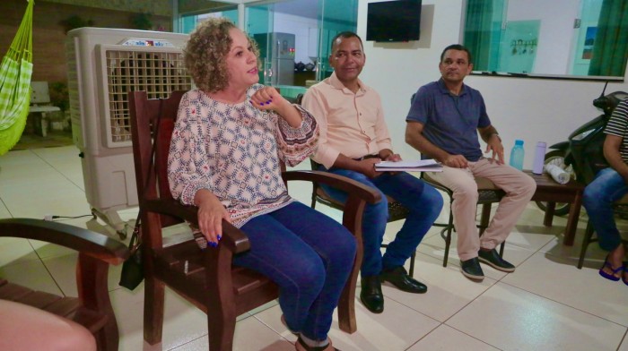 Prefeita Josi Nunes promove debate com famílias do setor Conjunto Militar sobre a regularização fundiária do bairro