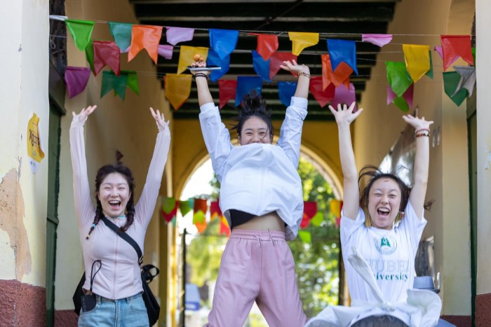 - O passeio guiado ocorreu às vésperas da apresentação da companhia que tem 26 artistas chineses, onde a maioria visita a capital maranhense pela primeira vez (Foto: Fernando dos Anjos).