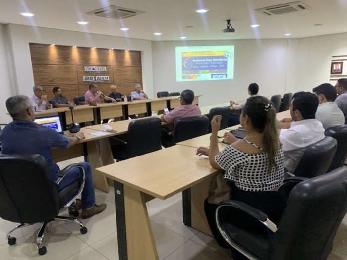 Acre estuda participação em encontro internacional de importação e exportação