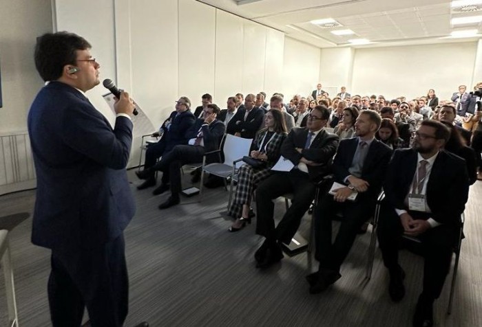 Rafael Fonteles apresenta potencial do Piauí na maior feira de hidrogênio verde do mundo, na Bélgica