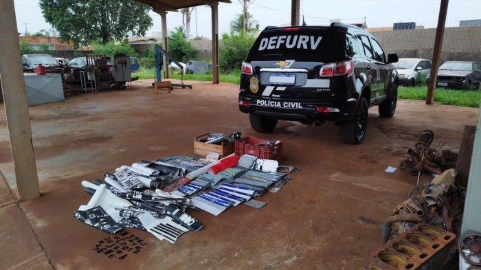 Polícia Civil desativa fábrica clandestina de placas veiculares falsas e prende autor em flagrante