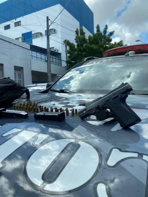 PMCE prende homem em posse de arma de fogo no Centro de Fortaleza