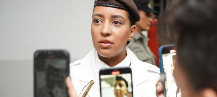 Eduarda Izabelly, aluna do CEPMG Madre Germana, sobre o ensino no colégio militar: “Você evolui como pessoa. Eles preparam você” (Foto: Hegon Côrrea)