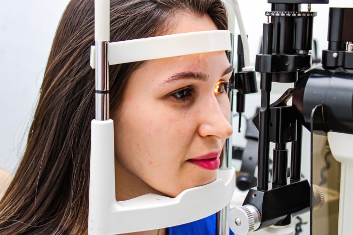 Semus realiza credenciamento com clínica especializada em oftalmologia