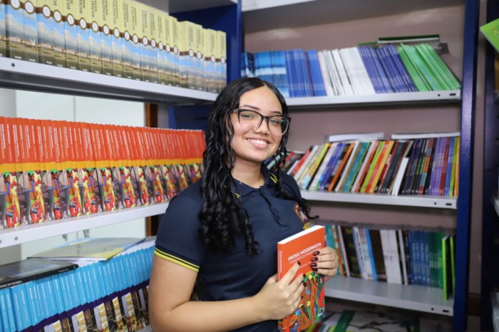 Aluna da Escola Estadual Antóvila Mourão representará o Amazonas na Câmara dos Deputados em Brasília