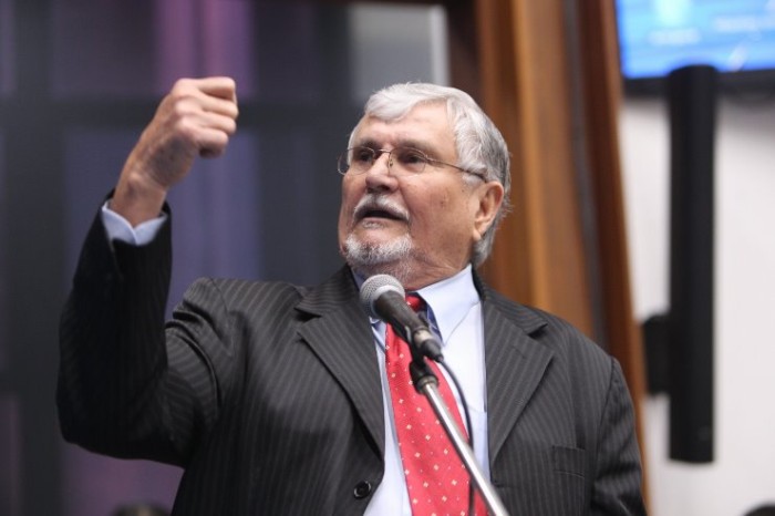 Porto Murtinho: Zeca pede ampliação de rede de água e distribuição de kits esportivos