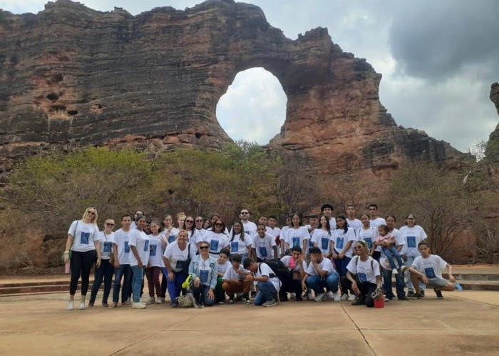 Estudantes da rede estadual participam de aula de campo no Parque Serra da Capivara