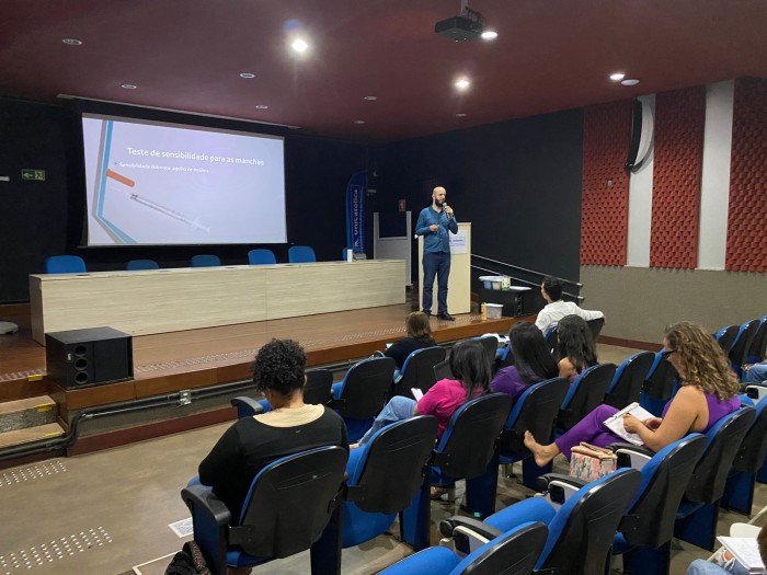 Profissionais da saúde participam de capacitação sobre manejo clínico da hanseníase