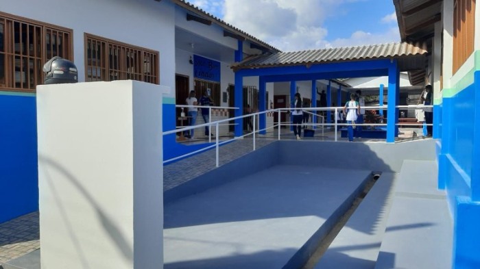 Educação entrega reforma de escolas à comunidade de Senador Guiomard