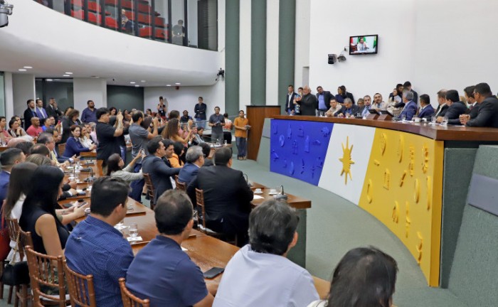 Em audiência pública na Assembleia, governador Wanderlei Barbosa propõe novos estudos para tarifação de água no Tocantins