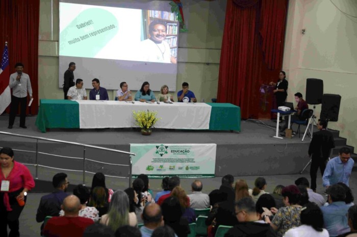 Agentes de educação do Amazonas definem contribuição do estado para o PNE (2024-2034)