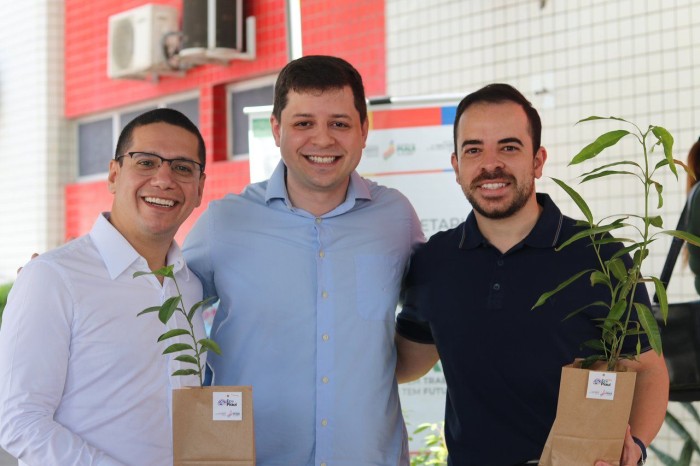 Plantando vidas: ação da Semarh e do Hemopi incentiva a doação de sangue e o plantio de mudas nativas e frutíferas