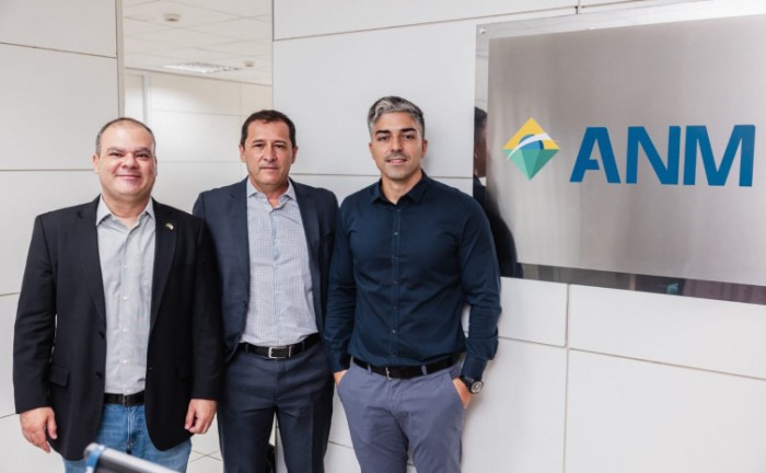 Governo do Tocantins busca parceria com Governo Federal para atrair investimentos na área da mineração