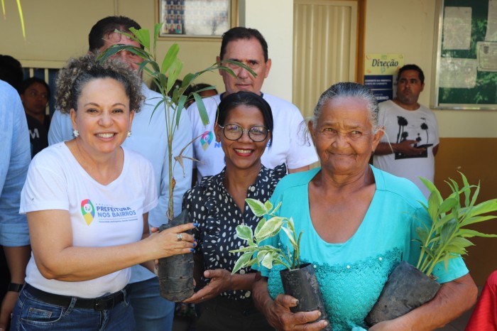 Moradores do setor Vila Nova receberam com etusiasmo as açções do projeto “Prefeitura nos Bairros”