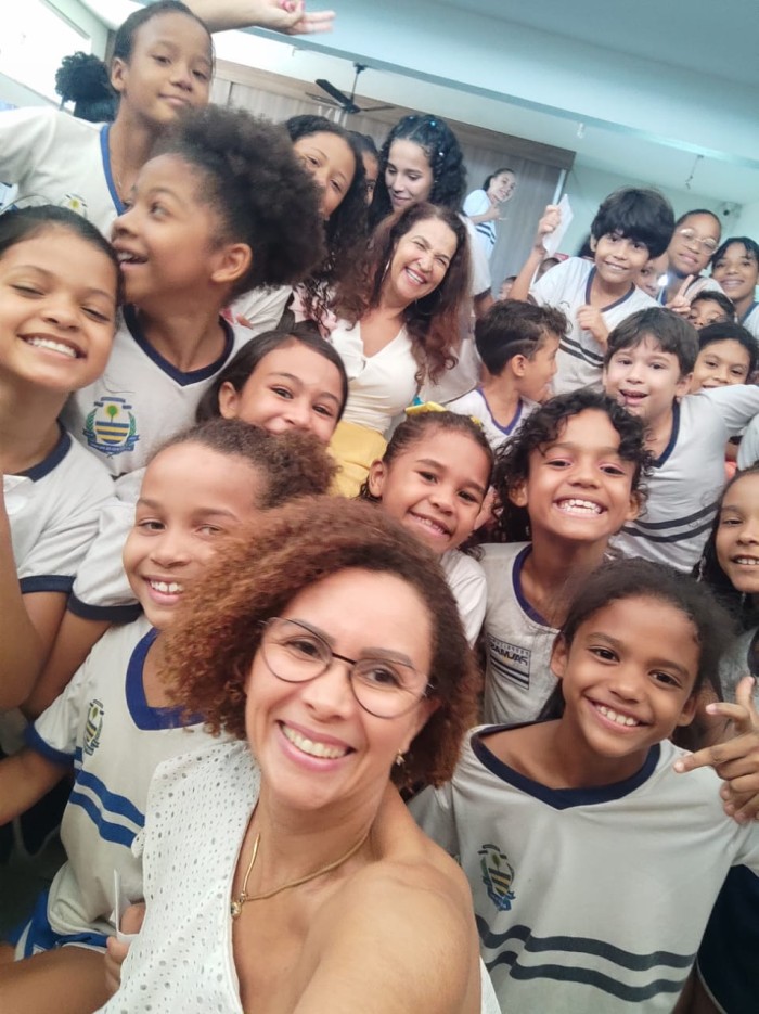 Projeto Declamadores homenageia professora da rede municipal de ensino