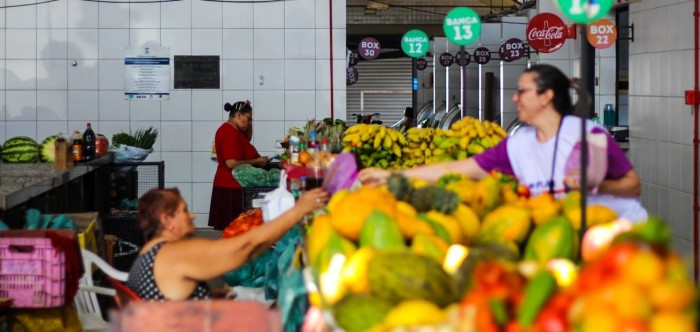 Secretaria das Mulheres realiza panfletagem do Piauí Sem Misoginia no Mercado do São Joaquim