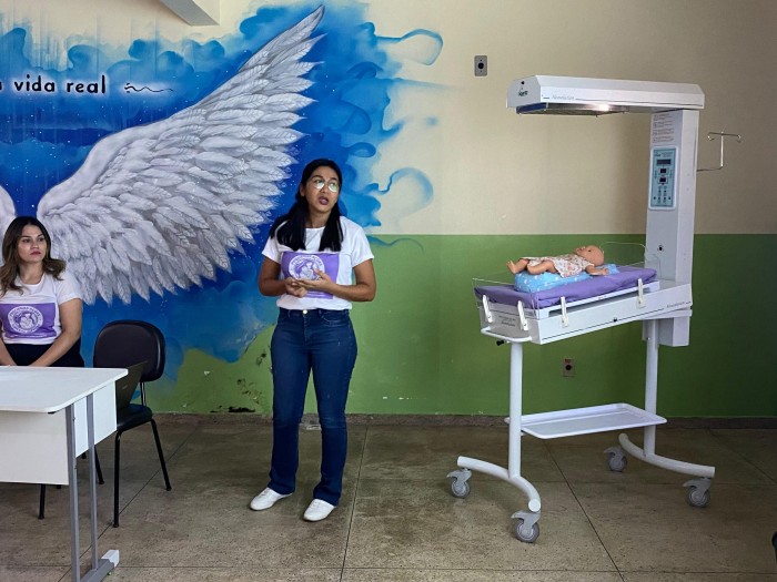 Novembro Roxo: Programação no HMI capacita profissionais sobre a prevenção à prematuridade
