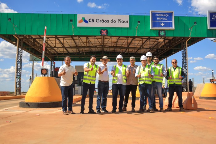 Governador visita fase final de obras da Rodovia Transcerrados, que deve ser entregue em 60 dias