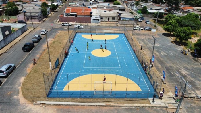Bairro Santa Clara recebe revitalização de quadra poliesportiva e área de lazer