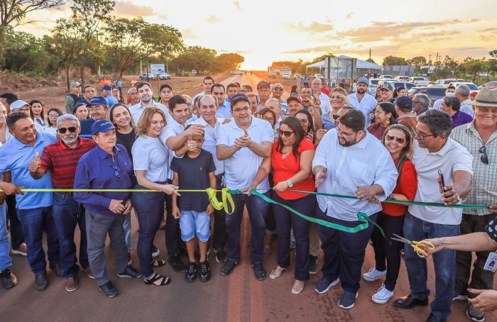 Governador inaugura primeira etapa da recuperação da PI-247, entre Sebastião Leal e Uruçuí