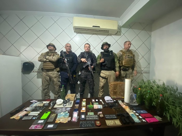 13 pessoas são presas durante operação da Polícia Civil em Grajaú