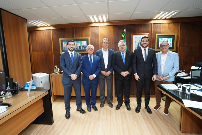 Em Brasília, Themístocles Filho viabiliza projetos para educação e conclusão de rodovias no Piauí