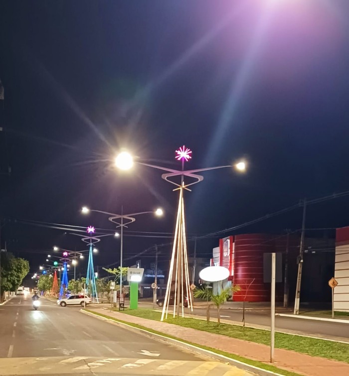 Inauguração das Luzes do Pantanal 2023 ilumina Coxim com arte e história