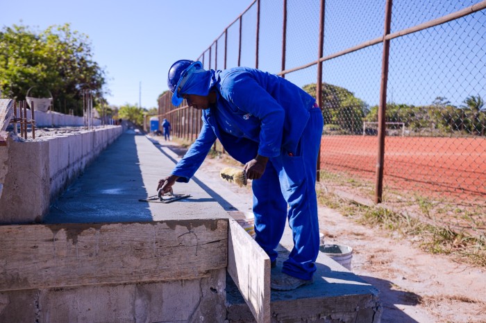 Obras de requalificação acontecem em mais 4 quatro campos da Costa de Camaçari