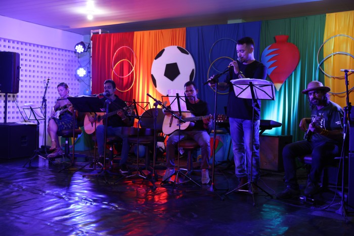 Alunos da Casa de Cultura Professora Maria dos Reis encantam a todos com seus múltiplos talentos