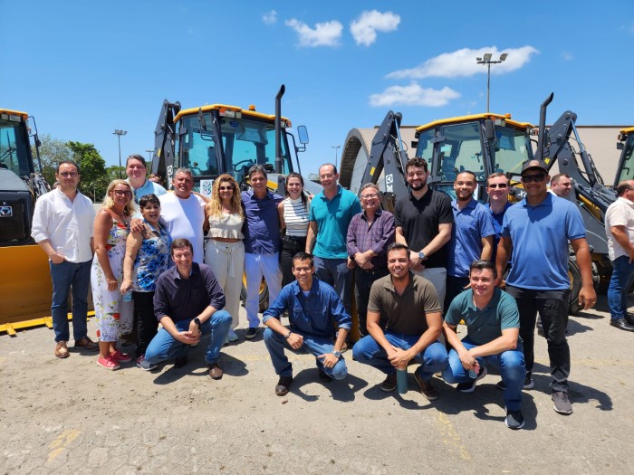 Governo do Estado entrega máquinas e equipamentos agrícolas para 26 municípios