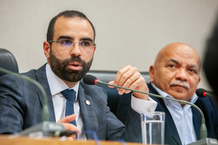 Projetos que estipulam IPVA e IPTU no DF avançam na CCJ