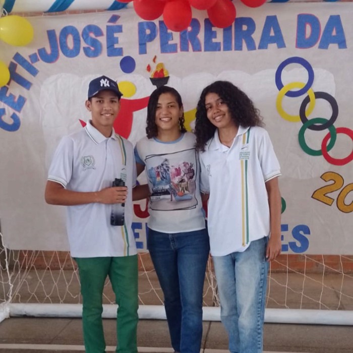 Palestra de Sarah Menezes estimula a prática esportiva entre alunos da rede estadual