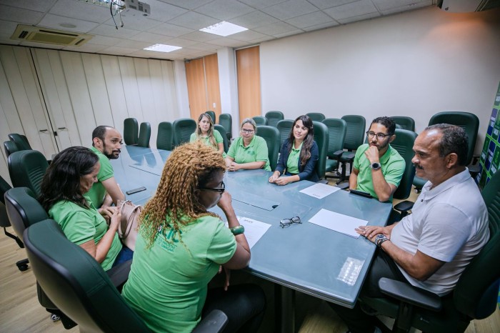 Prefeito Elinaldo e associação de controle interno tratam demandas