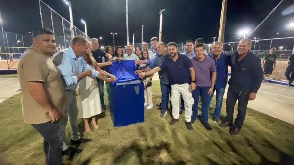 Parlamentares participam de entrega da praça do Jardim Aurora
