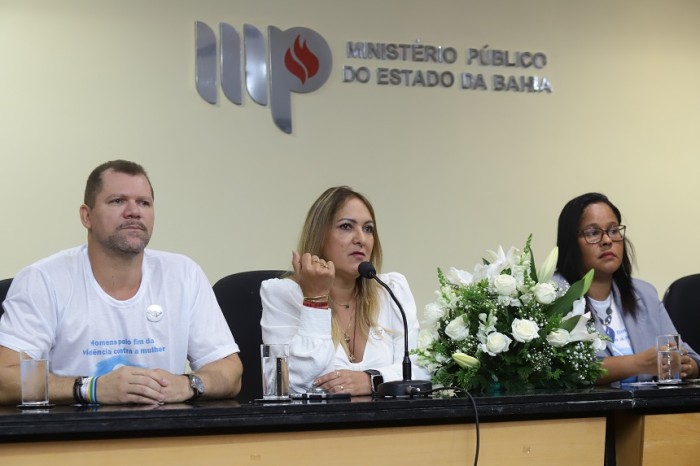 Homens abraçam a luta de combate à violência contra mulheres em evento no MP