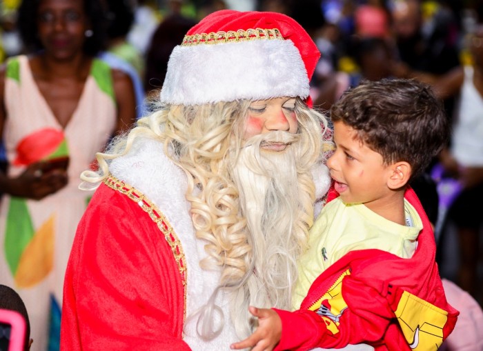 Candeias: Em dia mágico, Prefeitura lança maior Natal de todos os tempos