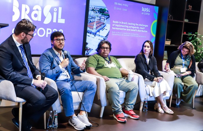 Acre debate salvaguardas, distribuição de benefícios e busca certificação internacional durante COP 28