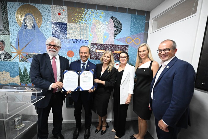 Conselho Estadual da Educação entrega diploma do Mérito Educacional a oito personalidades
