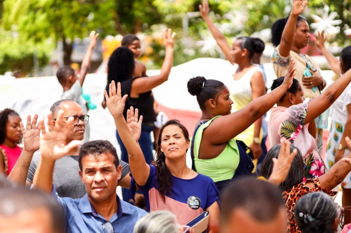 Candeias: Evangélicos celebram Dia da Bíblia com caminhada, orações e atrações musicais