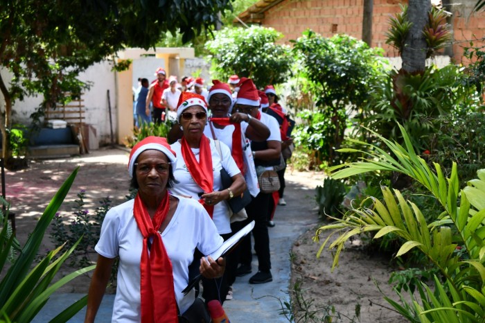 SEMAS leva magia do Natal aos Lares de Idosos do Município