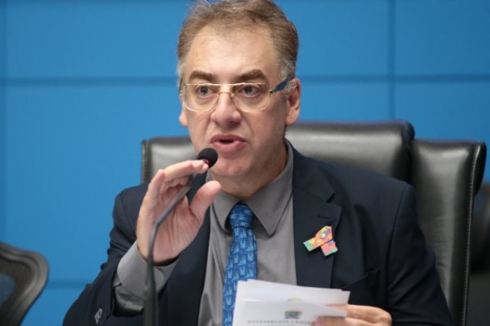 Lei: Escolas devem mudar sinais sonoros para evitar incômodos a alunos autistas