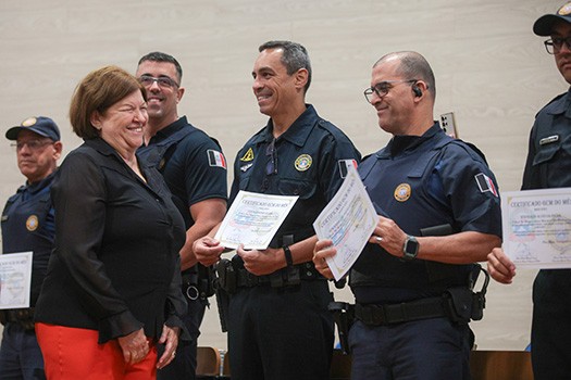 Entrega de láureas e medalhas marca cerimônia de aniversário da GCM de PG