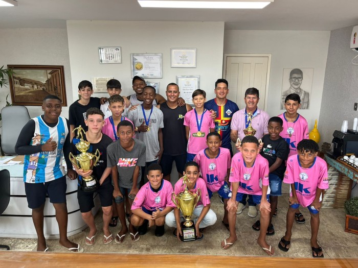 ESCOLINHA MUNICIPAL DE FUTEBOL DE GUAÇUÍ BRILHA EM 2023