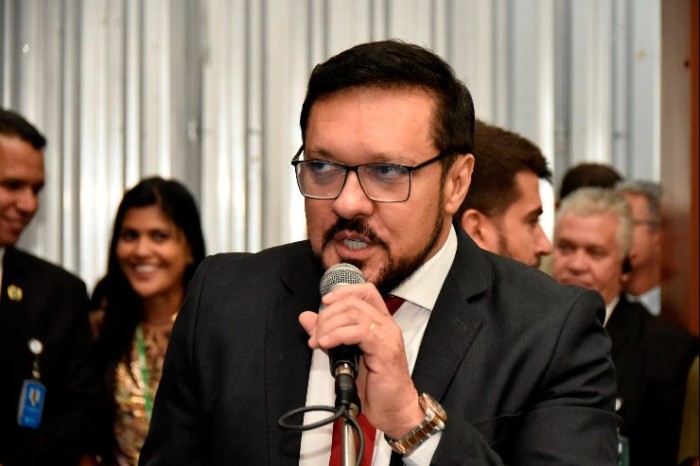 Proposta cria programa de saúde mental aos pais e cuidadores de pessoas com deficiência