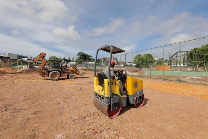 Praça e campos do Dois de Julho seguem com obras de requalificação