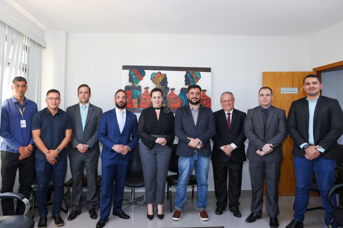 Cinthia Ribeiro participa de ato de doação de terreno à Polícia Federal