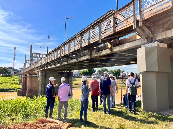 Obra da Ponte Metálica atinge 50% de execução e acadêmicos da Ufac vistoriam trabalhos