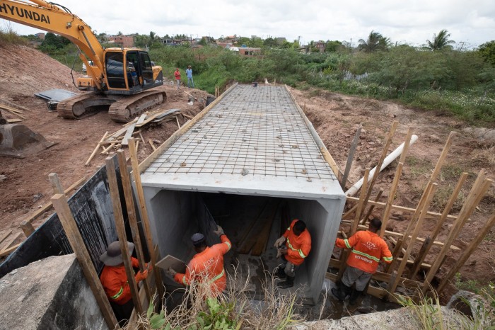 Jardim Limoeiro recebe obras de manutenção de drenagem