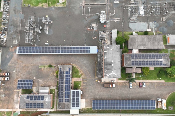 Copel implementa sistemas de geração fotovoltaica para compensar próprio consumo